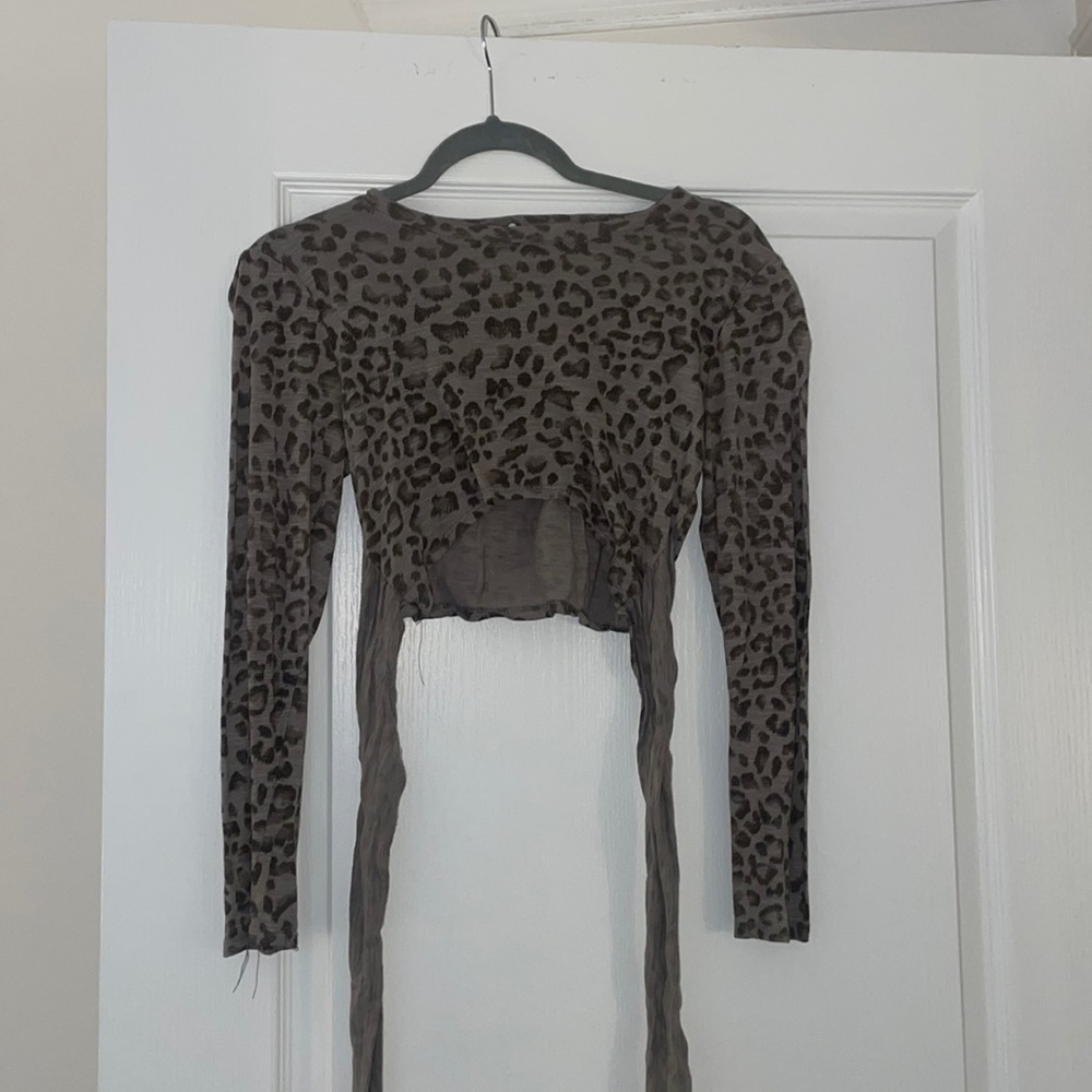 Leli’s Cheetah Print Crop Long sleeve